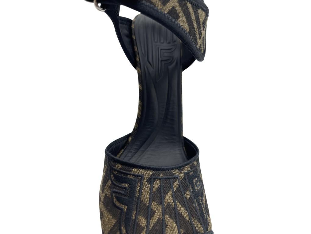 Womens Designer Fendi Slingback Heel In New Condition For Sale In London, GB