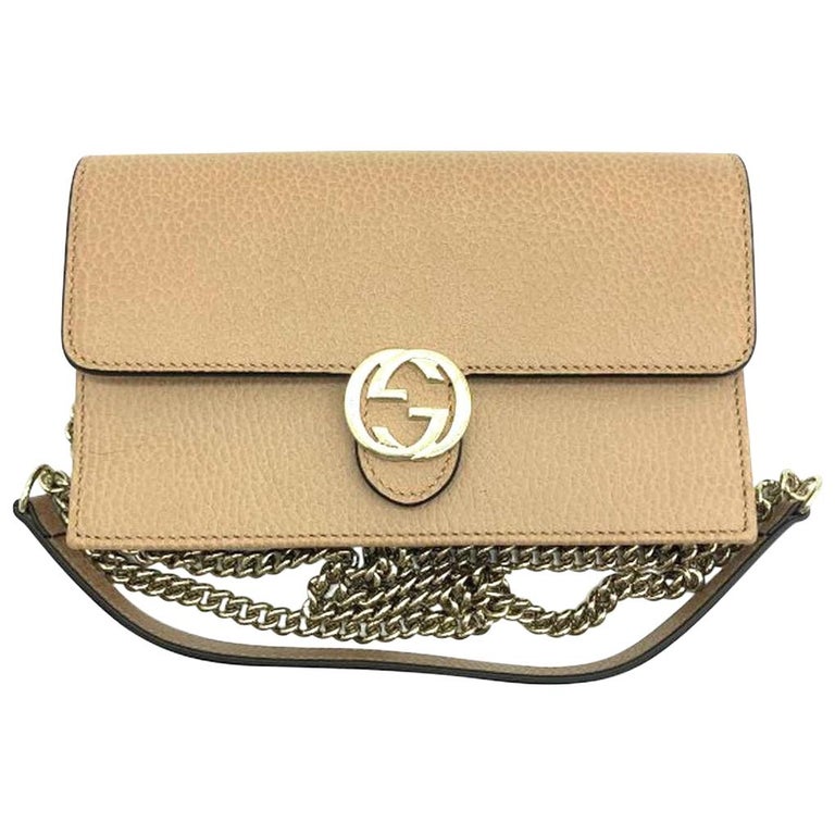 Womens Designer Gucci Interlocking GG Wallet on chain Crossbody Bag Beige  For Sale at 1stDibs