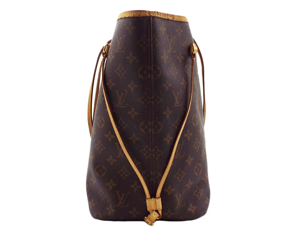  Includes a free Papillonkia Liner in red. Fantastic Louis Vuitton Neverfull GM for sale in Monogram leather coated canvas. A pre-loved piece in good condition. Do have a look at the photos as the inside is marked and the outside has feint white