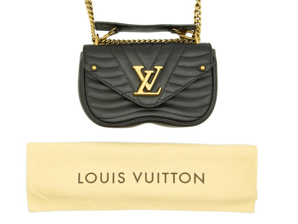 WOMENS DESIGNER Louis Vuitton New Wave PM Chain Shoulder Bag For Sale 2