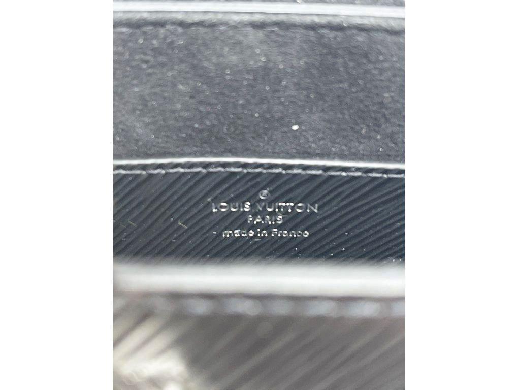 Womens Designer Louis Vuitton Twist PM Bag For Sale 7