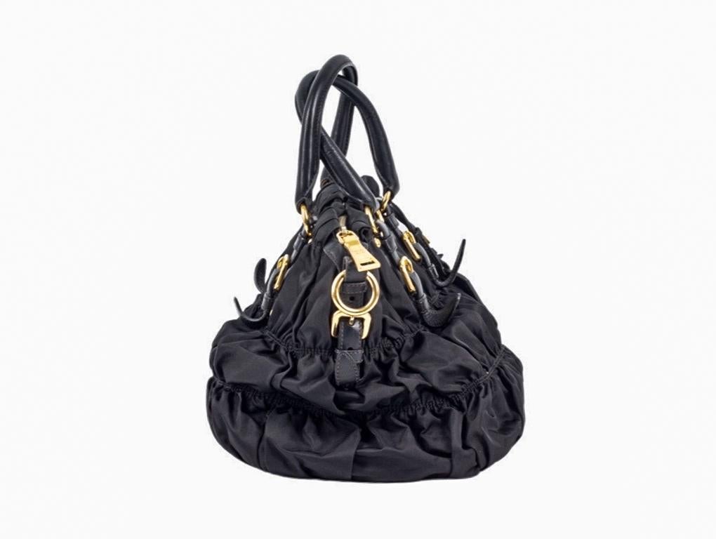 Designer PRADA NYLON RUCHED TOTE BAG für Damen im Angebot 2