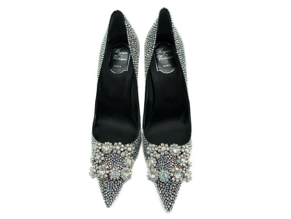 Womens Designer Roger Vivier Embellished Flower Strass Buckle In New Condition For Sale In London, GB