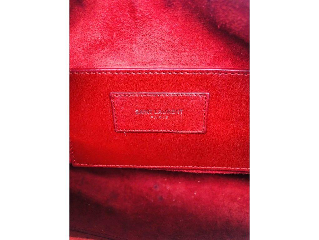 Womens Designer SAINT LAURENT Classic Baby Duffle Red Leather Handbag For Sale 3
