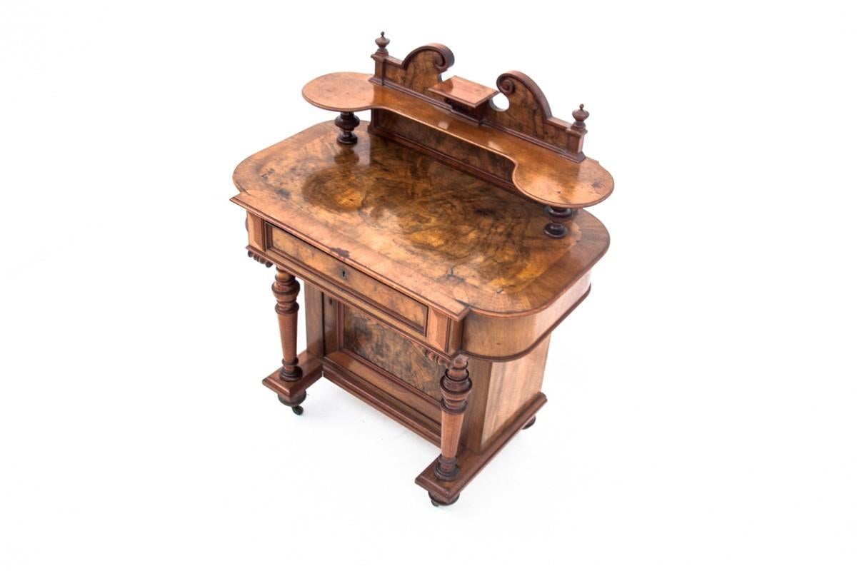 Women's Desk, Northern Europe, circa 1860 In Good Condition For Sale In Chorzów, PL