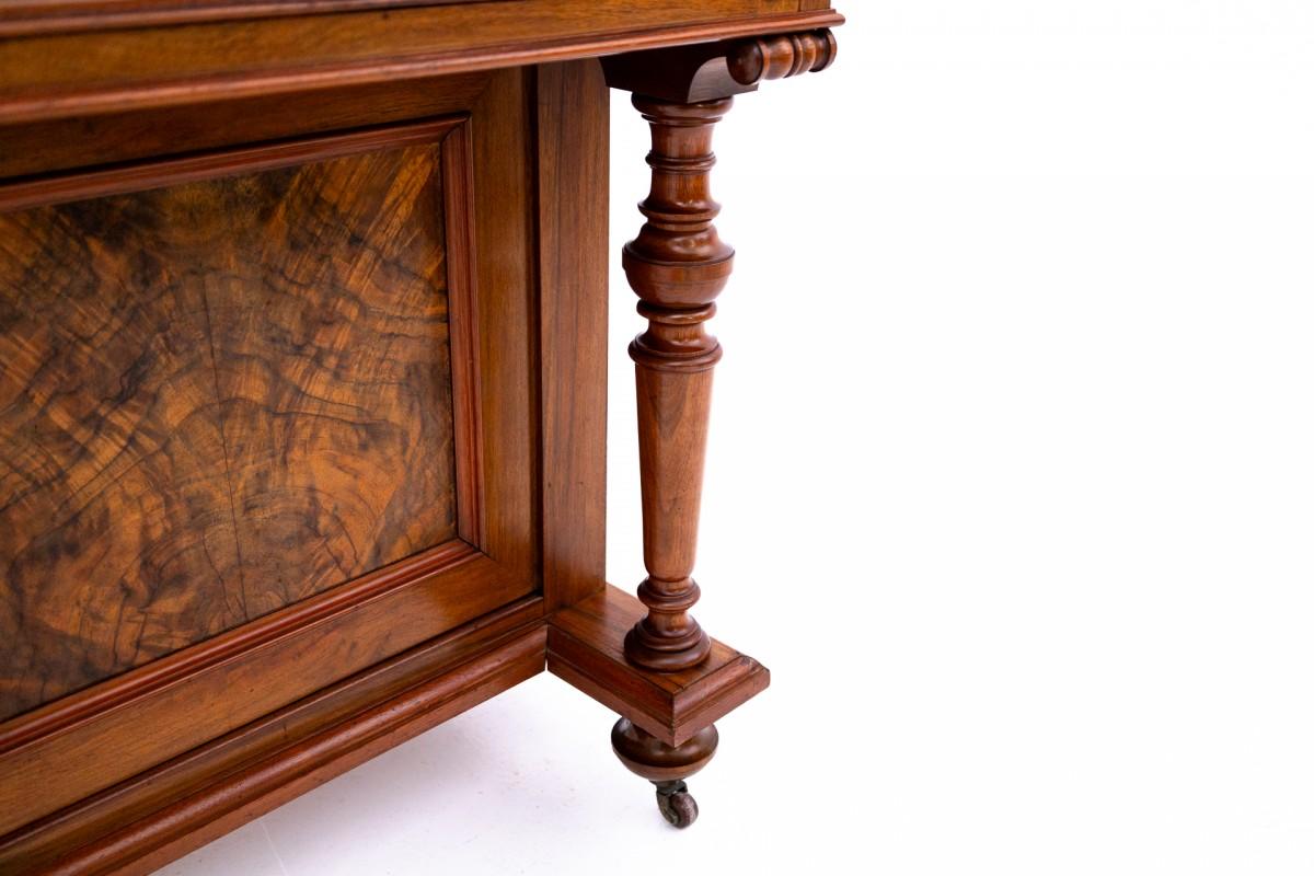 Women's eclectic desk, Northern Europe, circa 1860. After renovation. For Sale 4