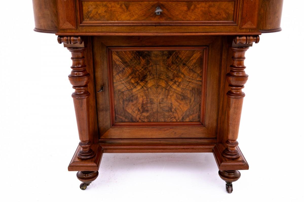 Women's eclectic desk, Northern Europe, circa 1860. After renovation. For Sale 5