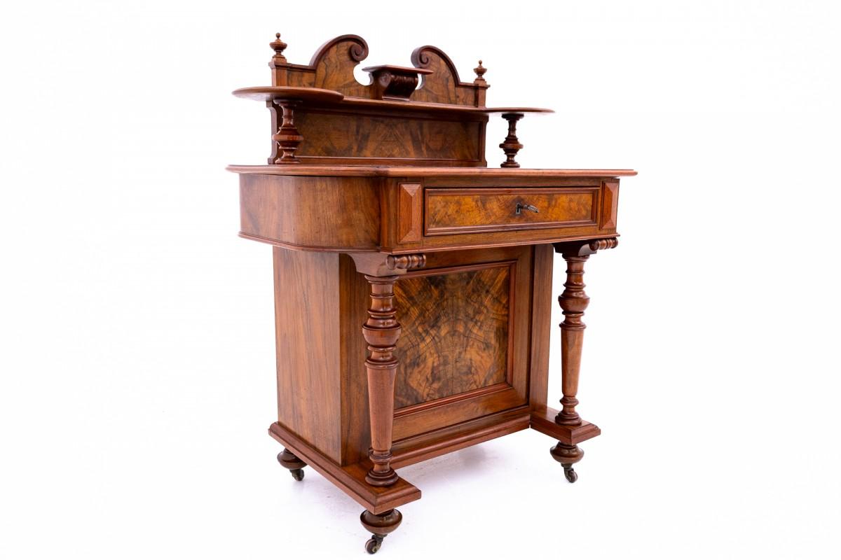 Swedish Women's eclectic desk, Northern Europe, circa 1860. After renovation. For Sale