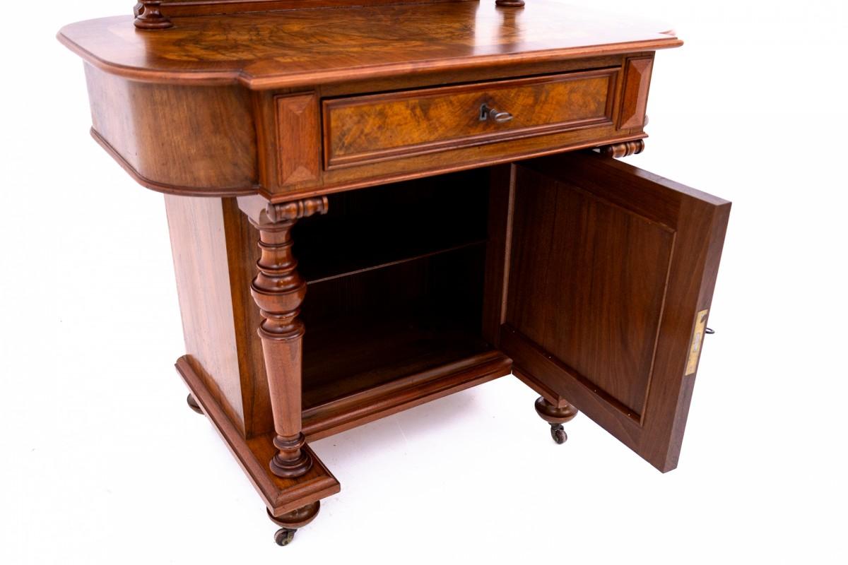 Mid-19th Century Women's eclectic desk, Northern Europe, circa 1860. After renovation. For Sale