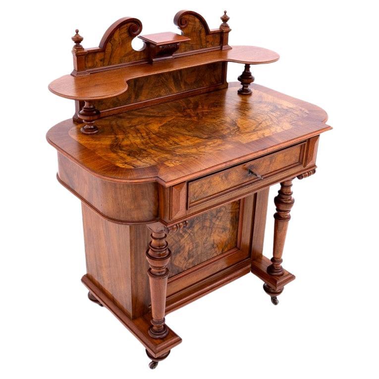 Women's eclectic desk, Northern Europe, circa 1860. After renovation. For Sale