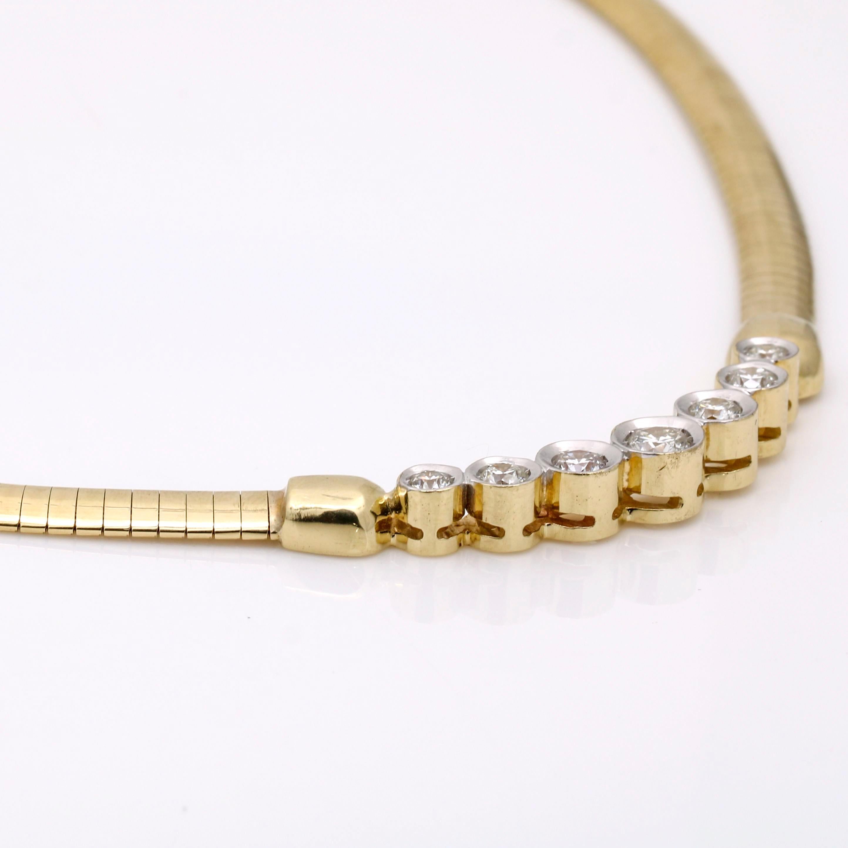 Round Cut Women's Graduated Diamond Omega Necklace 14k Yellow Gold For Sale