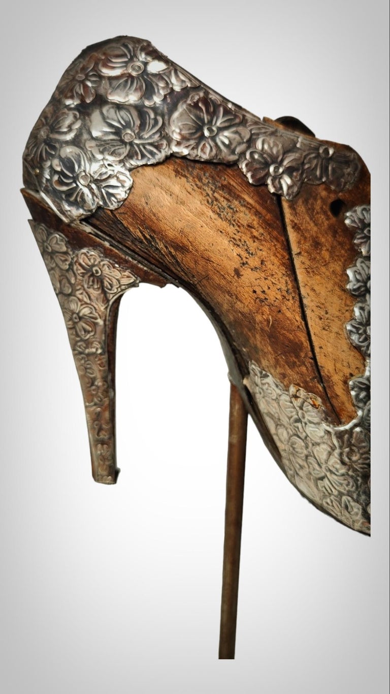 Modello di scarpa con tacco da donna degli anni '20 in vendita su 1stDibs