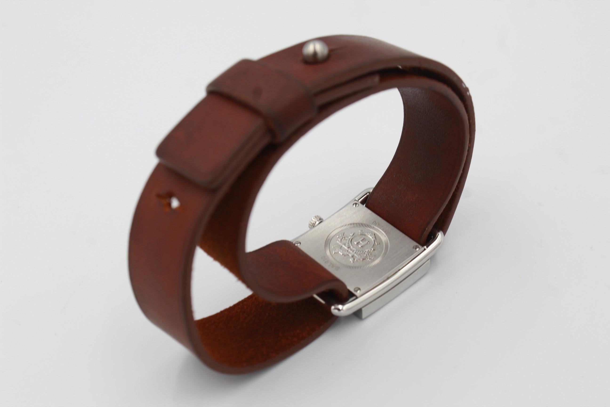 Vintage Hermes Barenia watch in stainles steel.
Good condition some signs of use in the band (this kind of leather get a nice patina just with some cream)
Some light scratches in the case Glass in really nice condition
case size 2.6* 2  cm