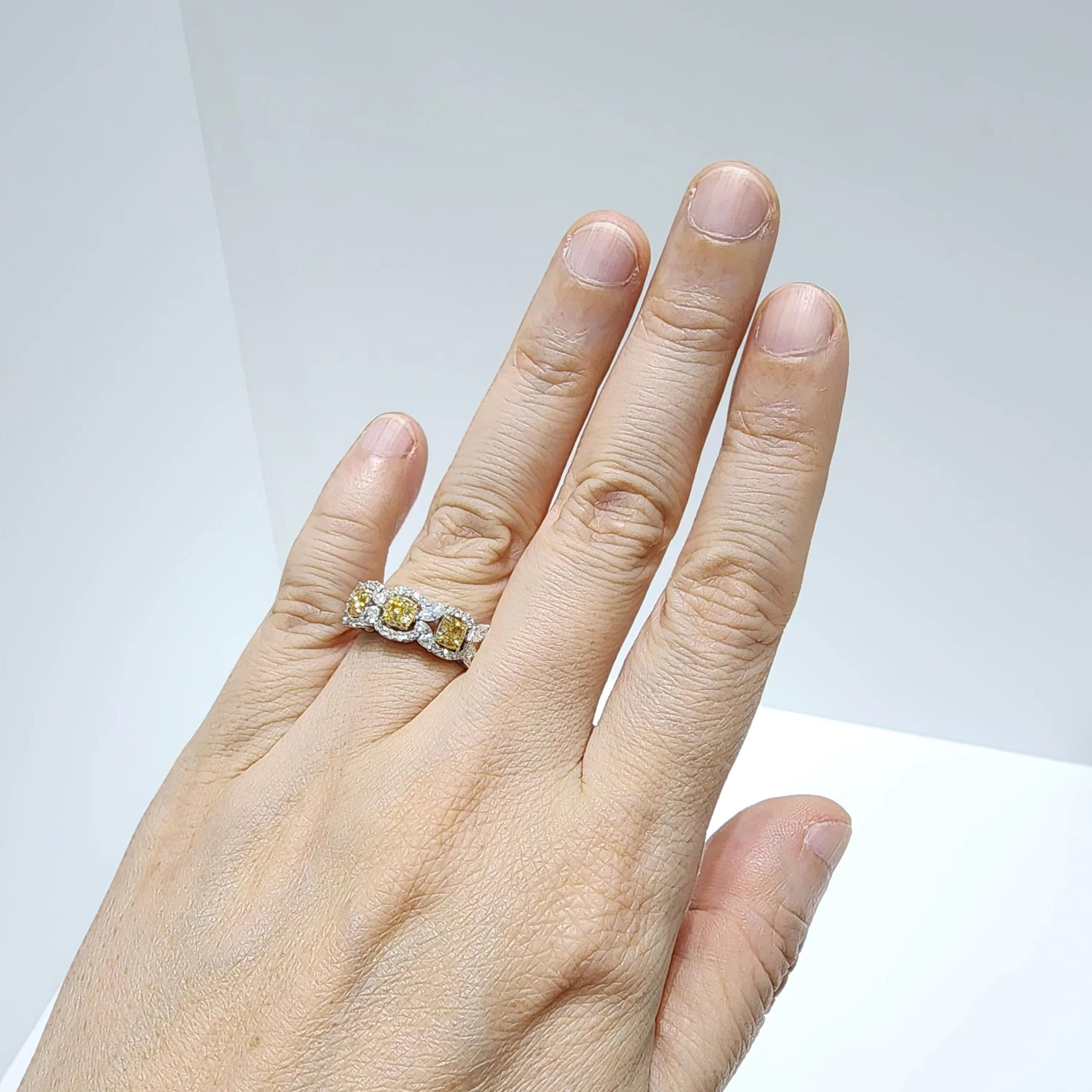 IGI Certified 1.77 Carat Yellow Diamond Fancy Diamond Rings in 18K White Gold In New Condition For Sale In Hong Kong, HK
