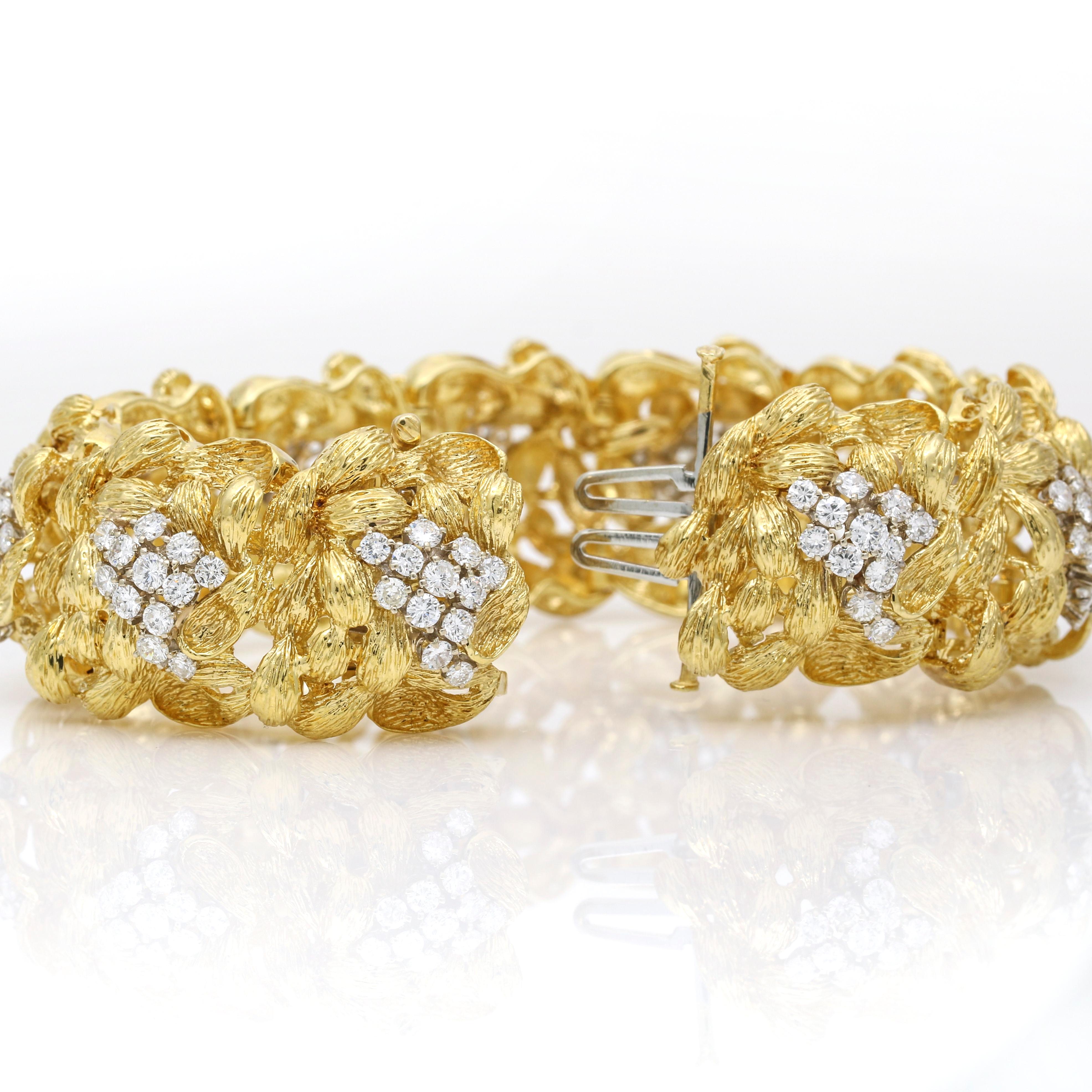 Women's Midcentury Diamond Statement Link Bracelet in 18k Yellow Gold In Excellent Condition In Boca Raton, FL