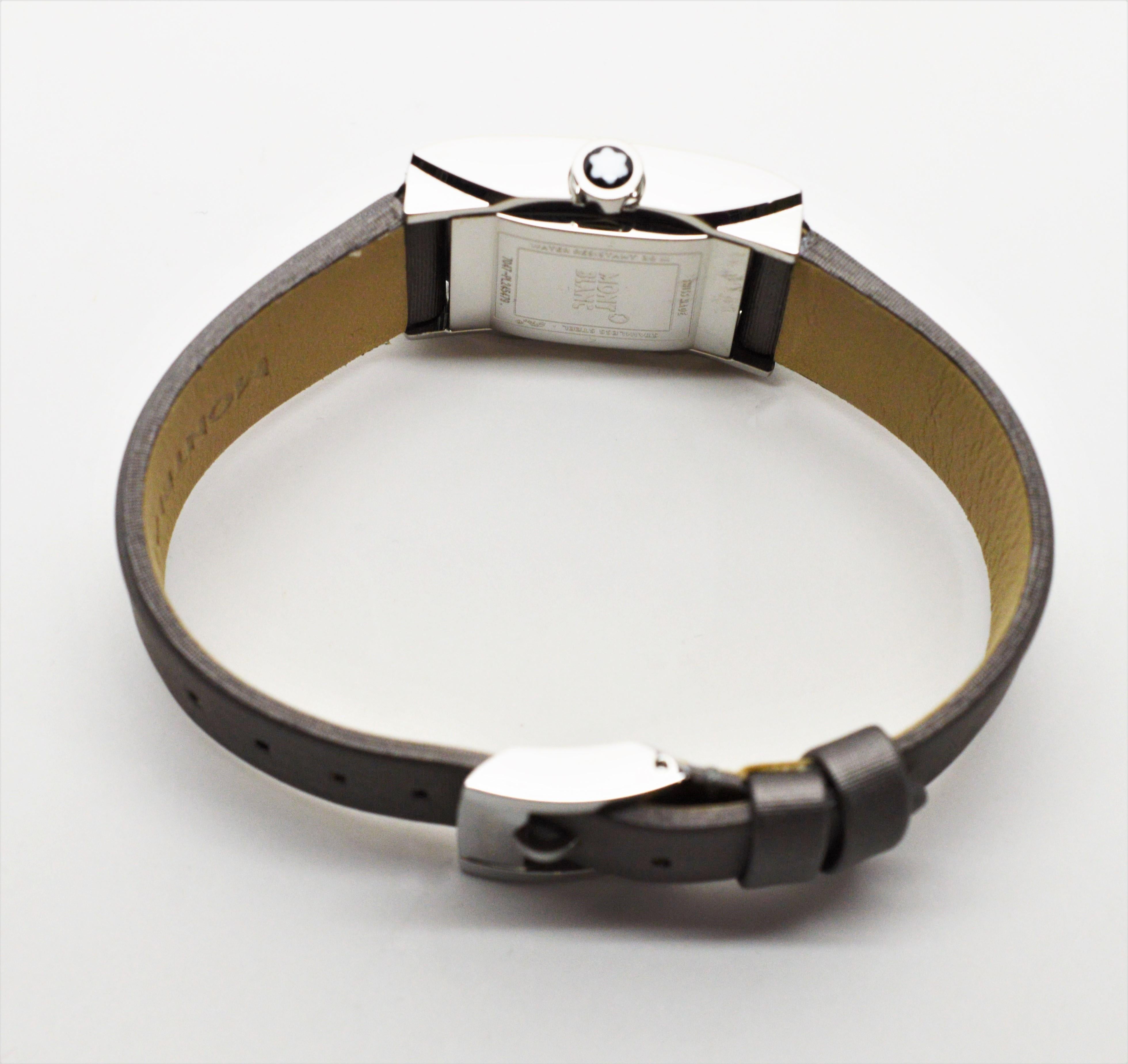Montre-bracelet Montblanc à profil en acier inoxydable pour femme Pour femmes en vente