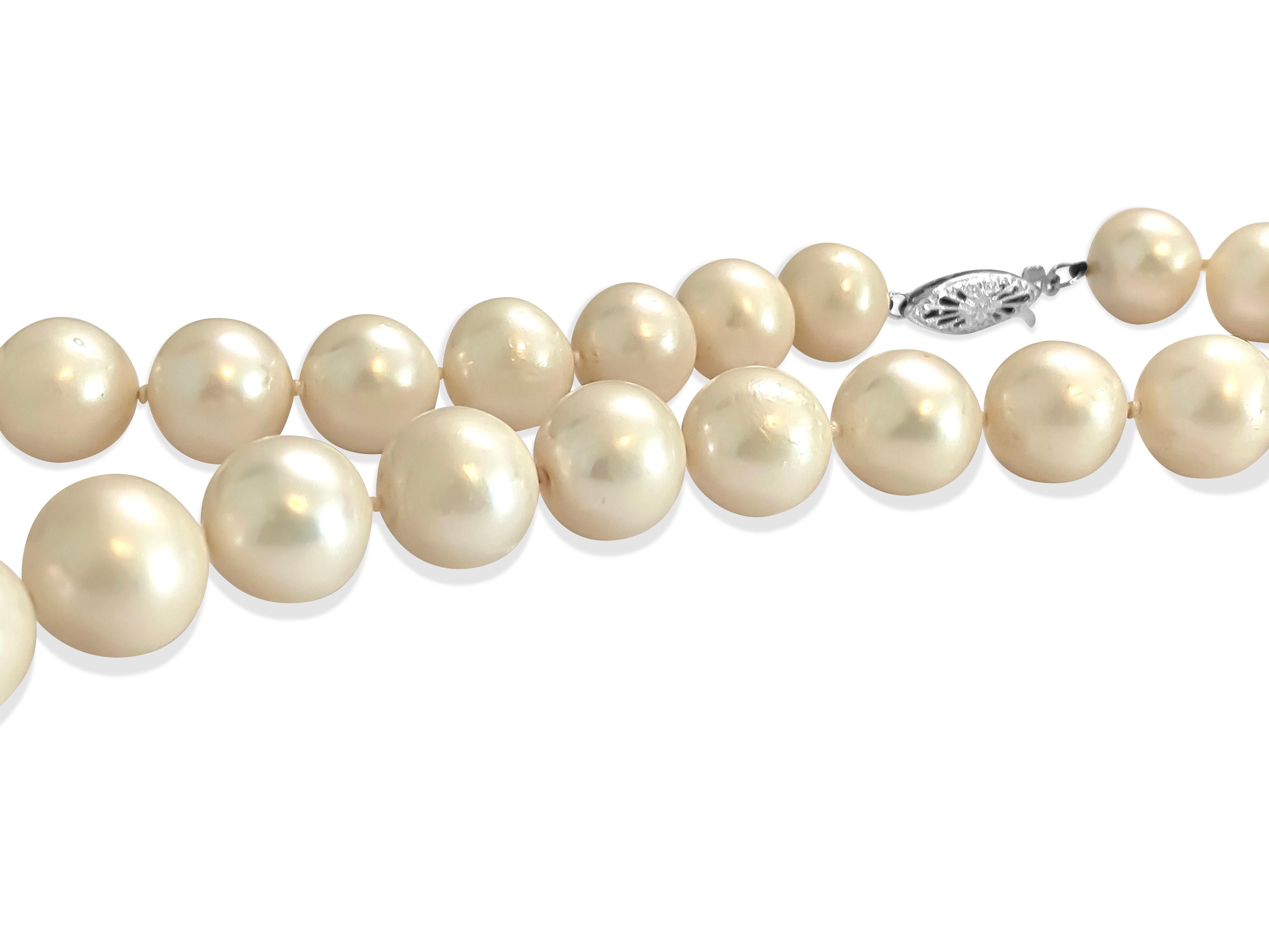 Womens Natural Fresh Water Pearl Necklace 14 Karat White Gold In Excellent Condition For Sale In Miami, FL