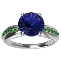 Bague cocktail en platine pour femme avec saphir 1,55 carat et tsavorites