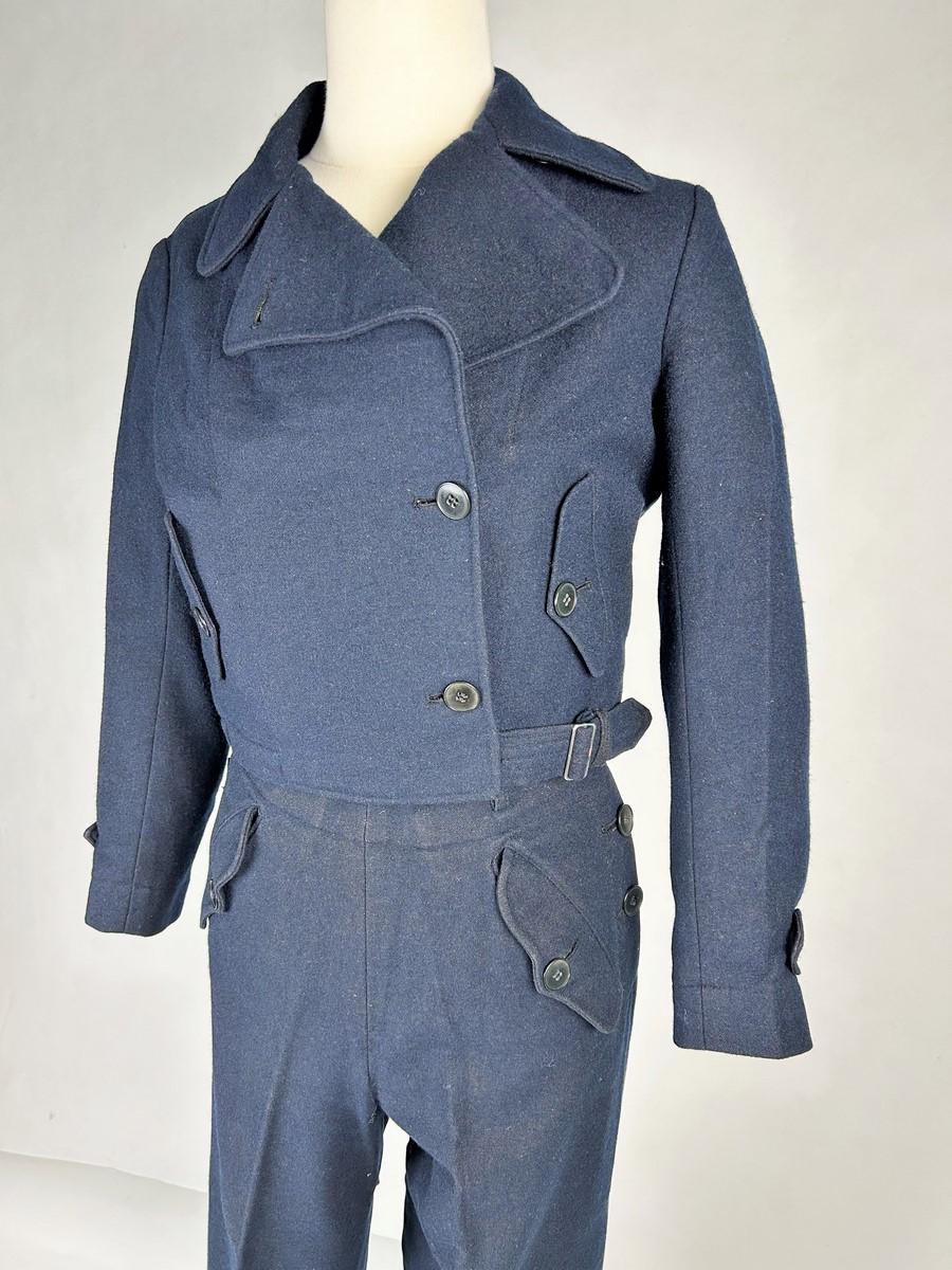 Gray Women's ski jacket and trousers in navy wool - Galeries Lafayette Paris C. 1930