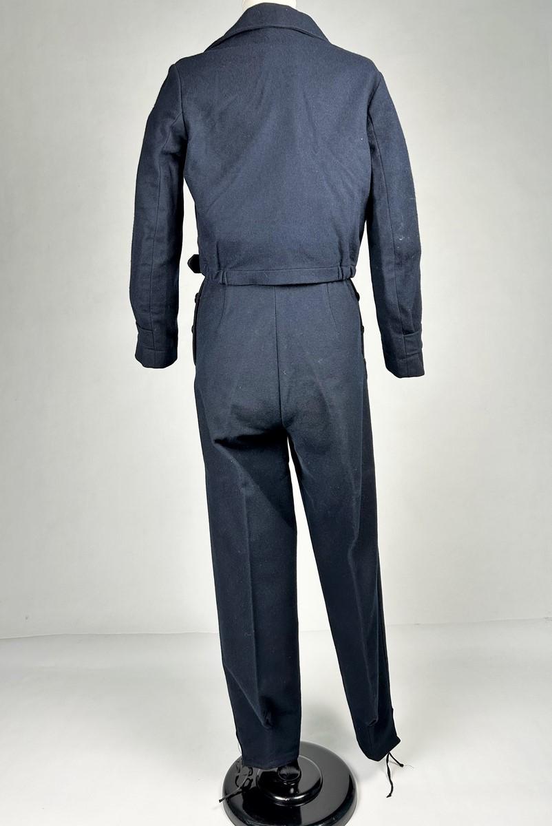 Women's ski jacket and trousers in navy wool - Galeries Lafayette Paris C. 1930 2