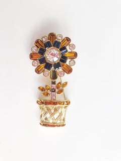 Valentino Vintage Brooch w Flower