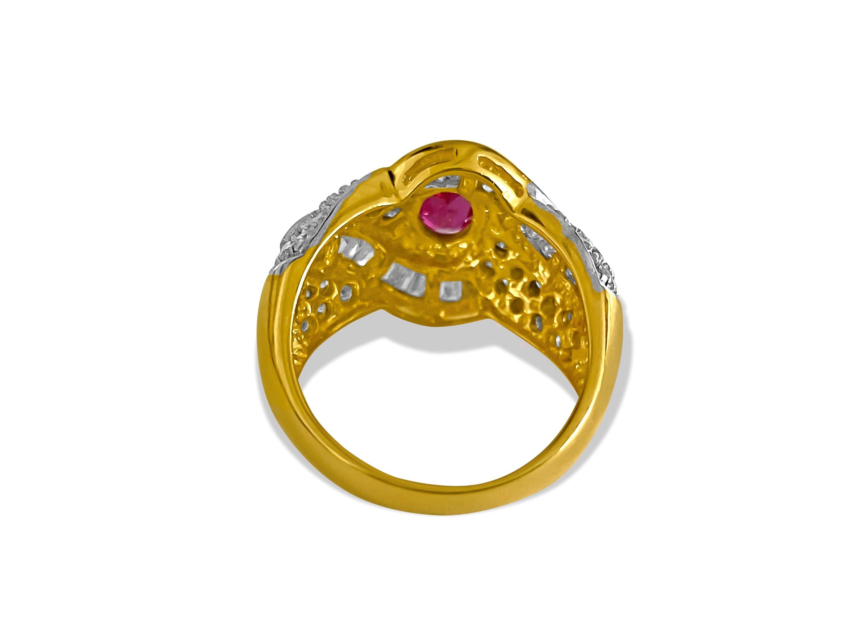 Women's Vintage 14 Karat Yellow Gold 2.70 Carat Ruby Diamond Ring In Excellent Condition For Sale In Miami, FL