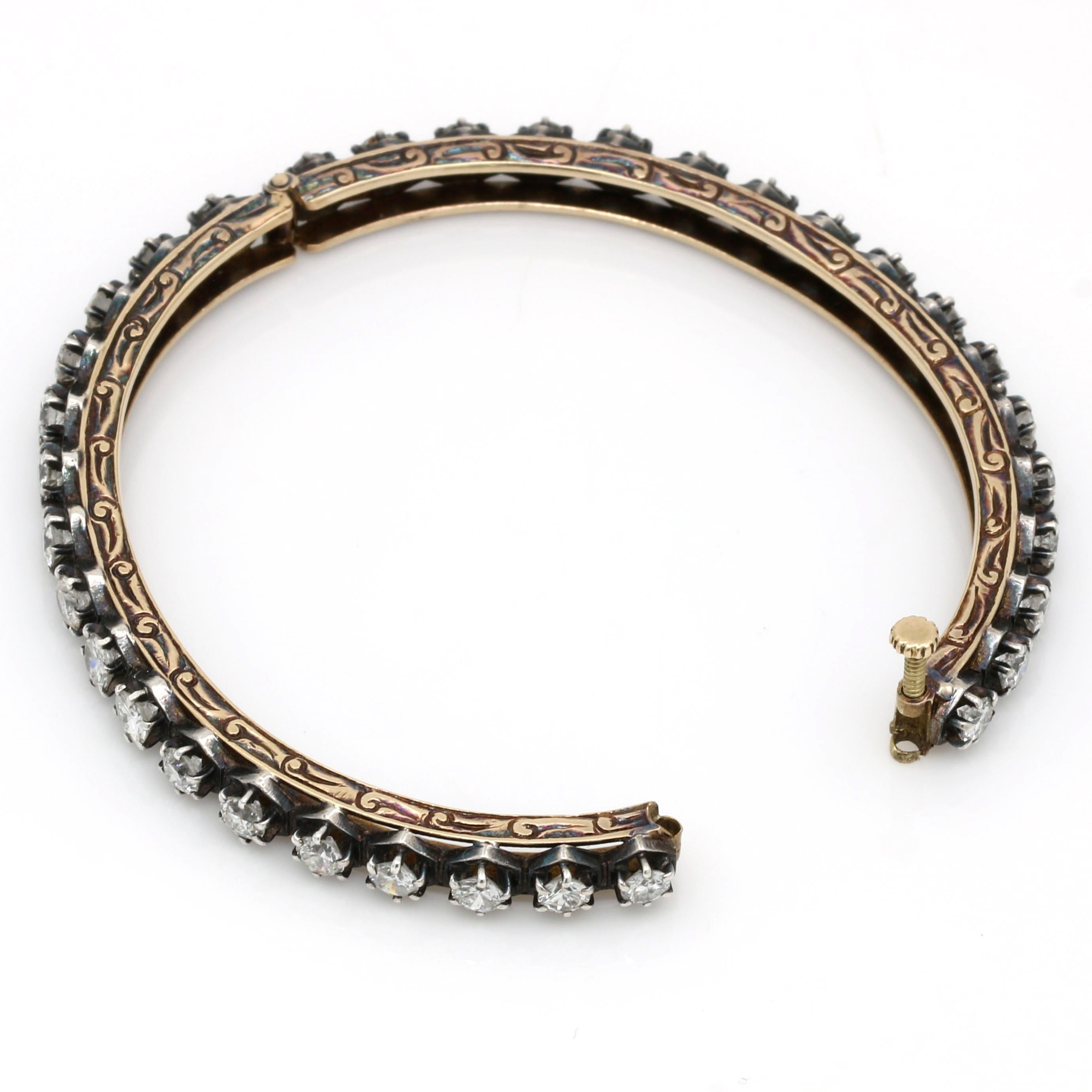 Round Cut Women's Vintage Bracelet 4.25cttw Diamond Hinged Bangle 18k Gold For Sale