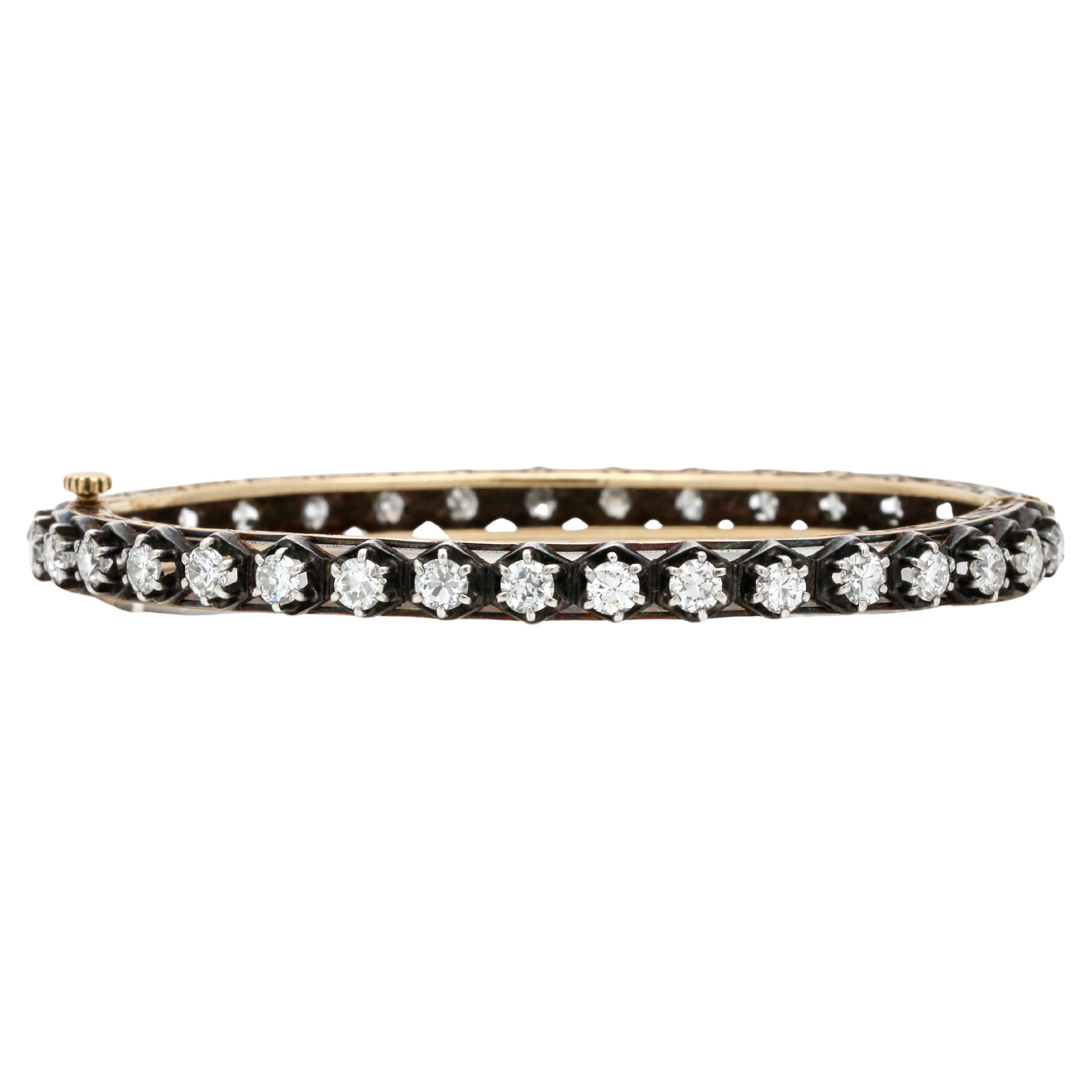 Women's Vintage Bracelet 4.25cttw Diamond Hinged Bangle 18k Gold For Sale