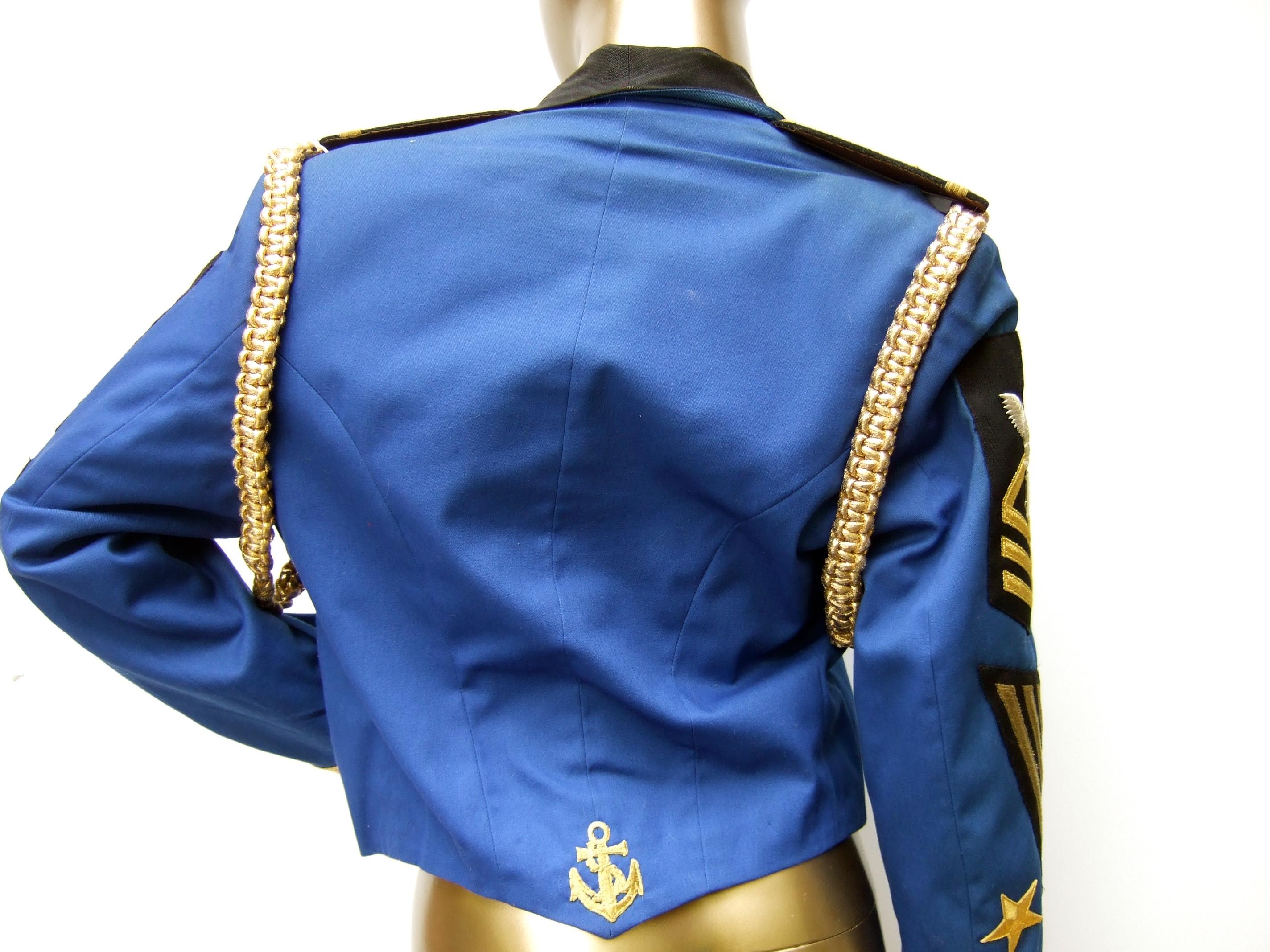 Veste courte médaillon vintage d'inspiration militaire pour femme Beverly Hills vers 1980 en vente 7