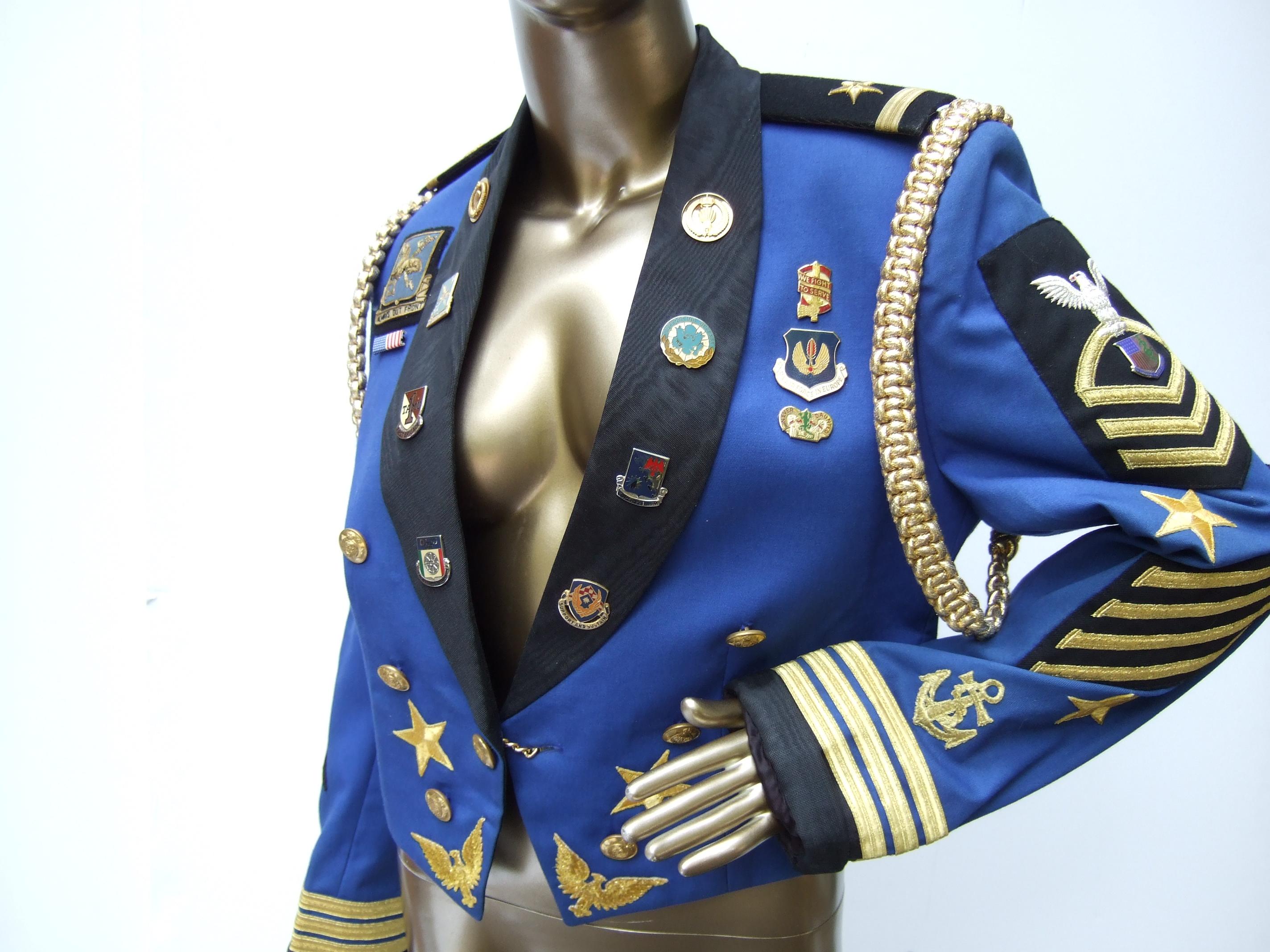 Damen Vintage Military Inspired Cropped Medallion Jacke Beverly Hills c 1980s im Angebot 3