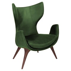 Fauteuil Korcula de Wonatti, fauteuil en bois de noyer, fauteuil en daim, chaise verte