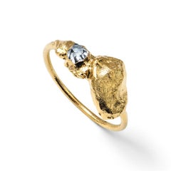 Wonder Sapiens 0 Hand-Sculpted Ring in 24k Gold-Plated Bronze by Marion Fillancq