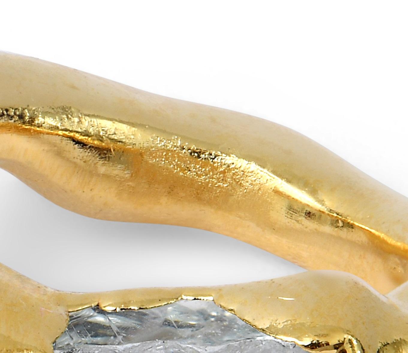 Français Wonder Sapiens 11 Bague sculptée à la main, bronze plaqué or 24K par Marion Fillancq en vente