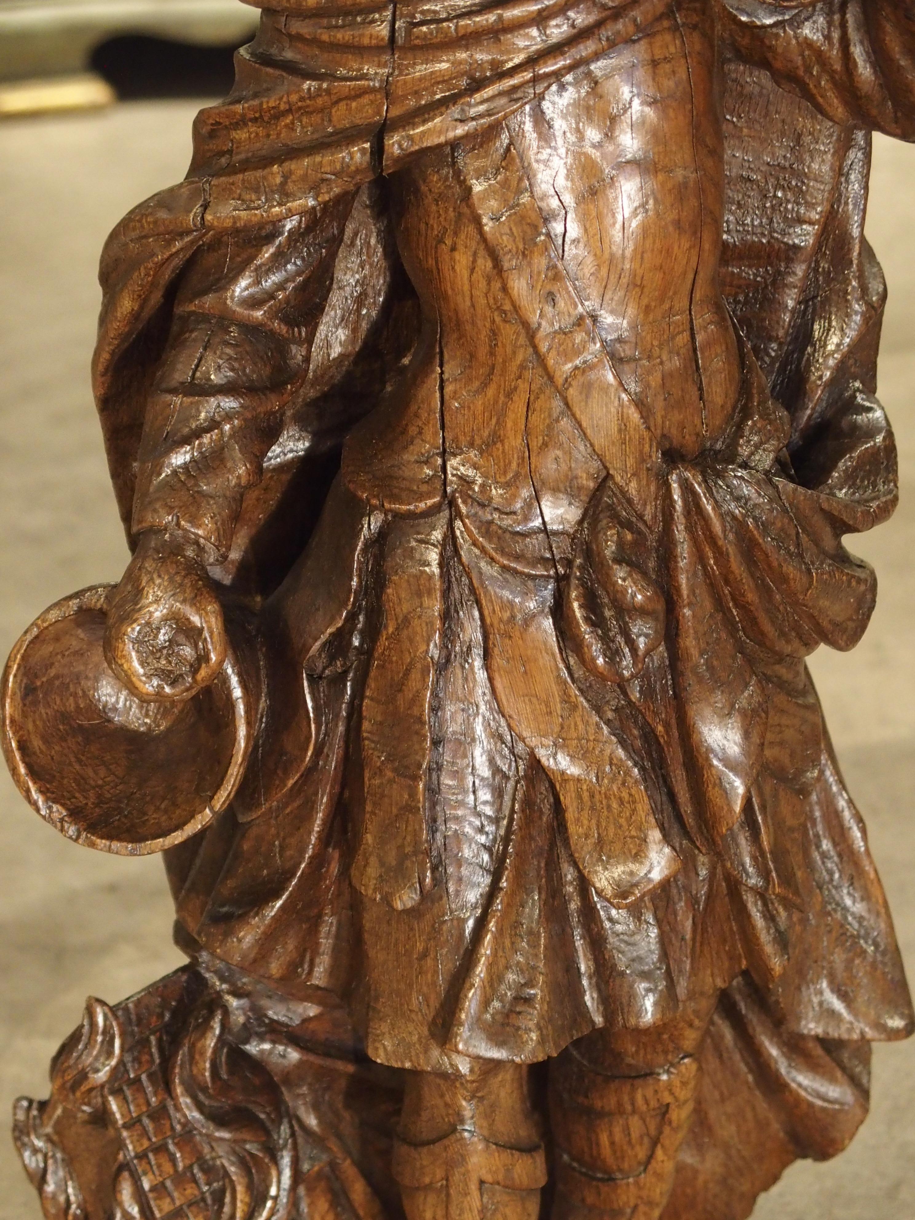 Français Merveilleuse statue en chêne du XVIIe siècle de Saint Florian, patron des pompiers en vente