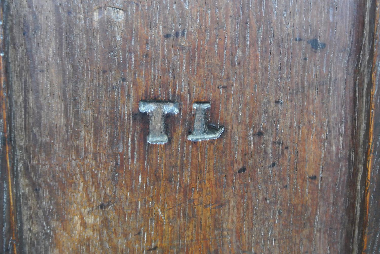 Wonderful 17th Century Welsh Oak Chair - Initialled c. 1660 For Sale 1