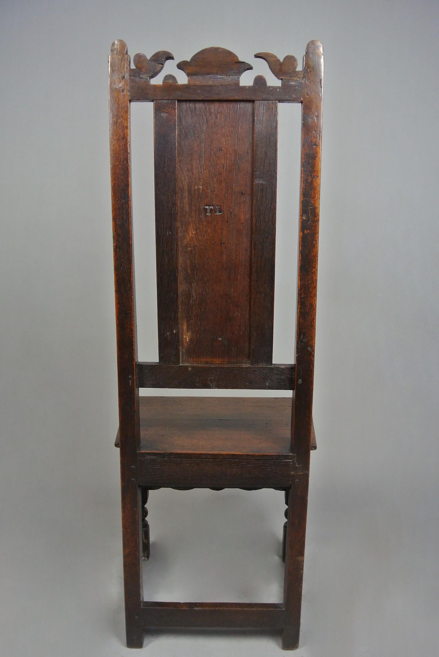 Wonderful 17th Century Welsh Oak Chair - Initialled c. 1660 For Sale 2