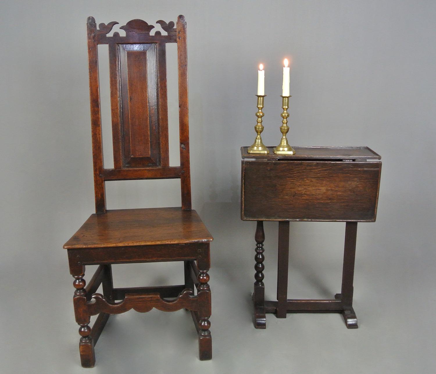 Wonderful 17th Century Welsh Oak Chair - Initialled c. 1660 For Sale 3