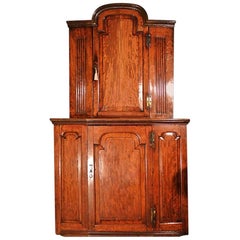 Wonderful 18th Century Figured Bow Fronted Mahogany Corner Cabinet, circa 1790