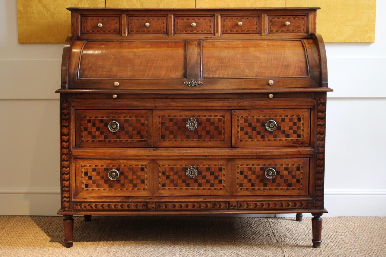 Wunderschöner französischer Roll-Top-Schreibtisch des 18. Jahrhunderts (Zylinder-Büro) (Parkettarbeit) im Angebot
