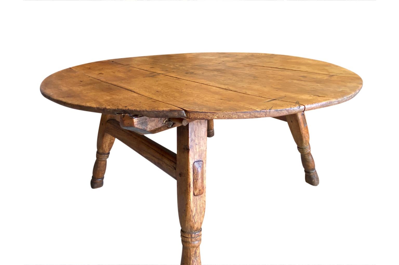18th Century and Earlier Wonderful 18th Century Swiss Table Vigneron - Wine Tasting Table For Sale
