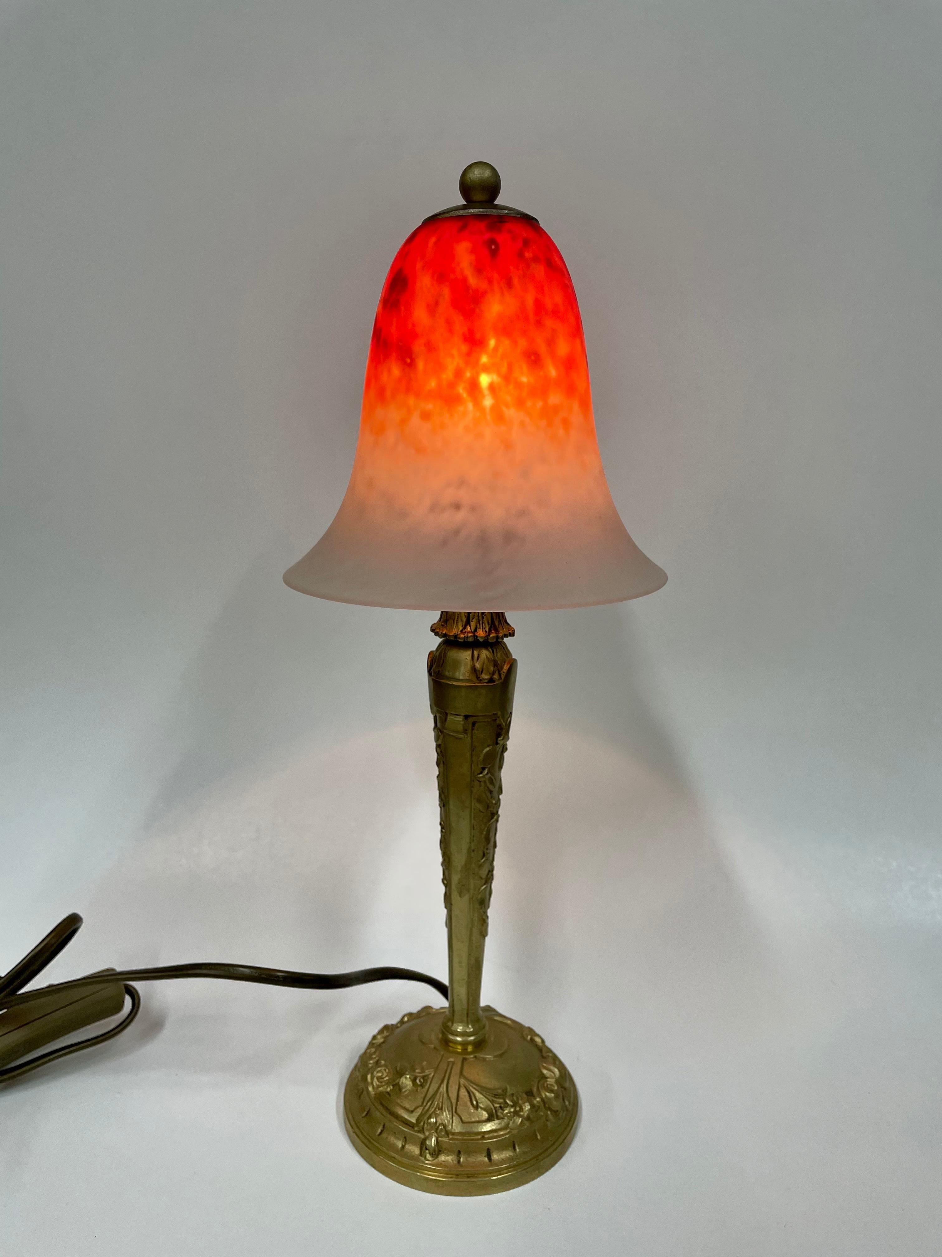 Französische Art-déco-Tischlampe aus Bronze, signiert von Charles Schneider, 1920er Jahre im Angebot 2