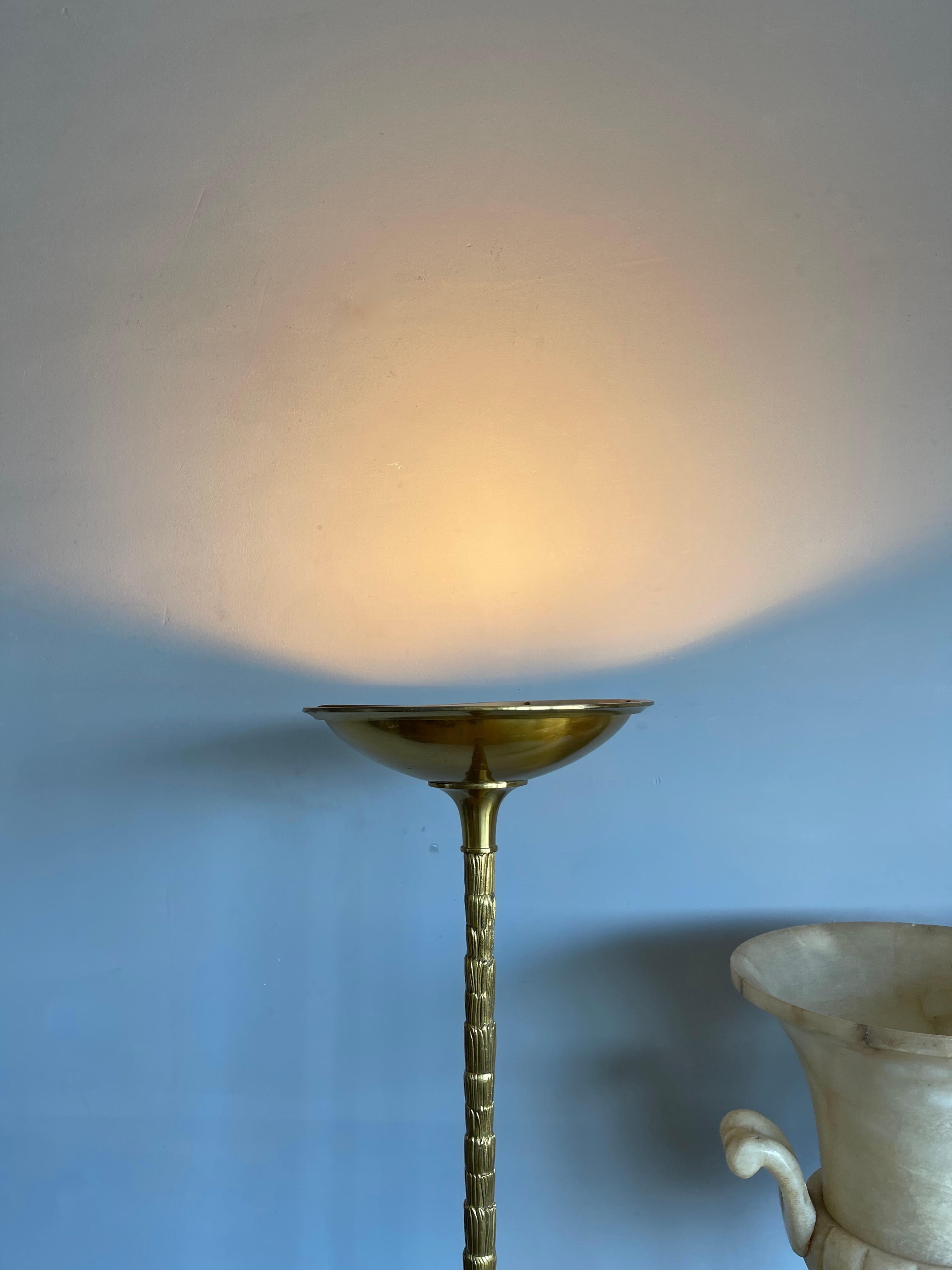 1970 Goldene Bronze Maison Bagus Attr, Stehlampe mit Palmenmuster, 1970 (Messing) im Angebot