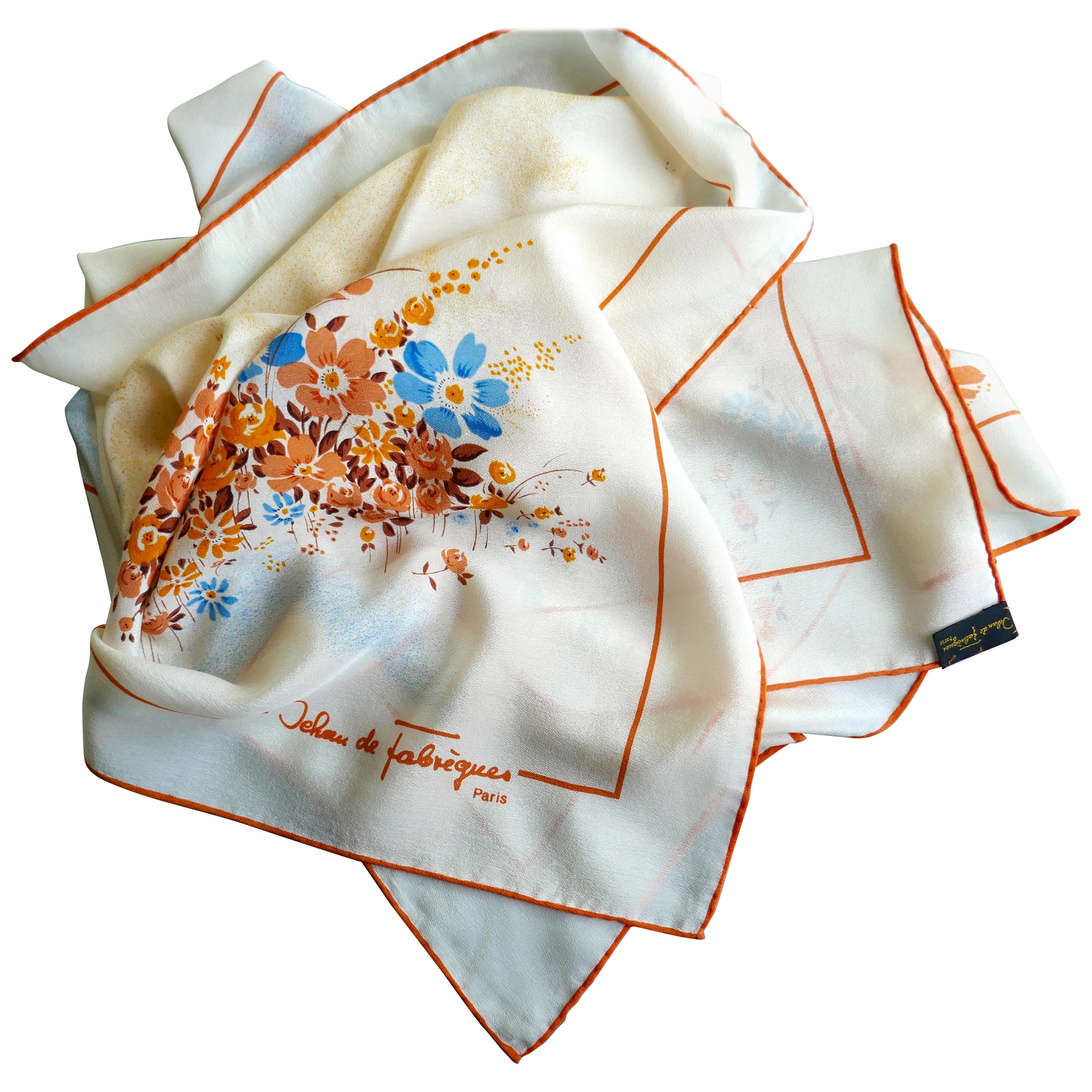 Merveilleuse écharpe en crêpe de Chine des années 1980 par Jean de Fabrèques Paris Jeanne Damas en vente