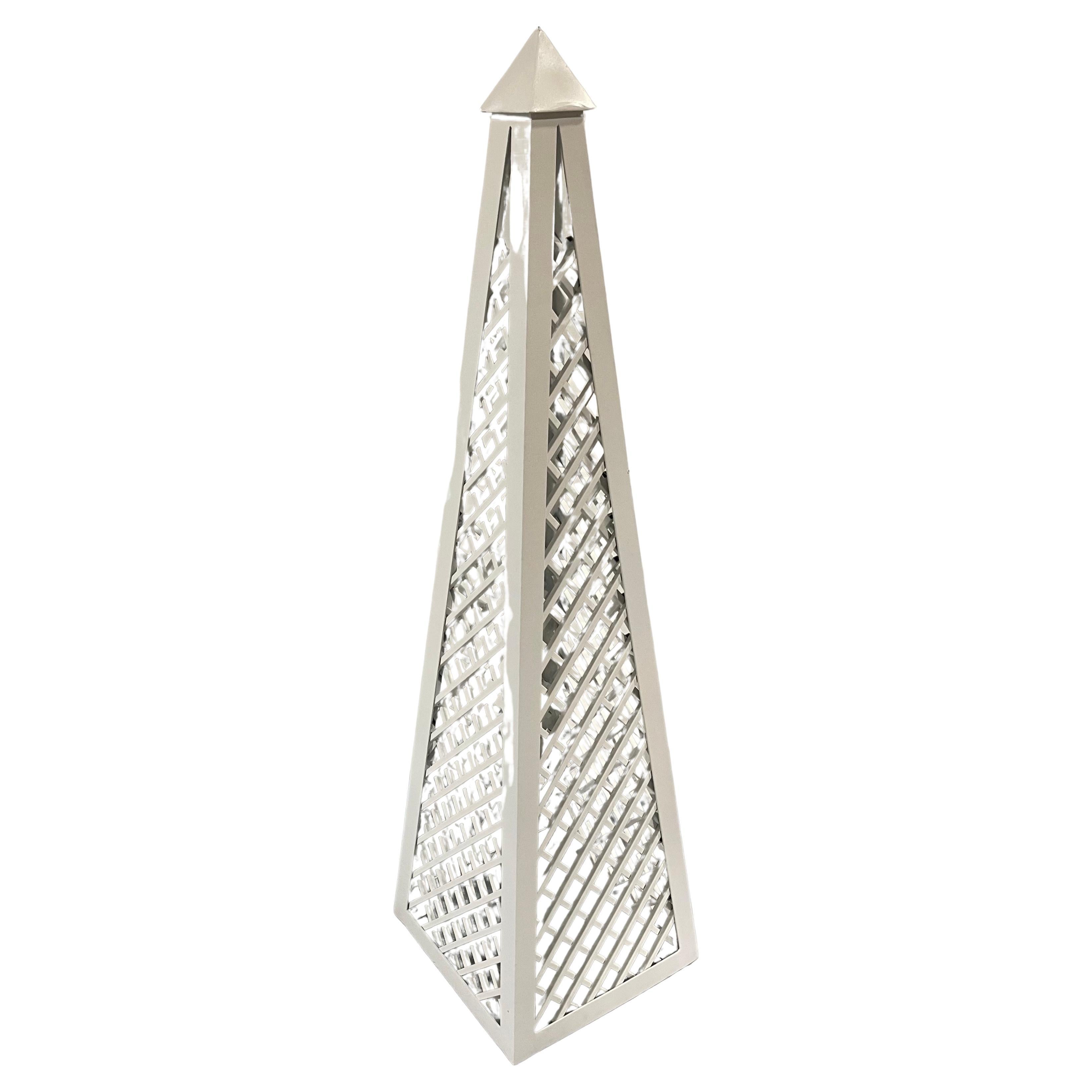 Wonderful 3 Pairs White Aluminum Lattice Trellis Garden Outdoor Obelisk Pyramids im Angebot