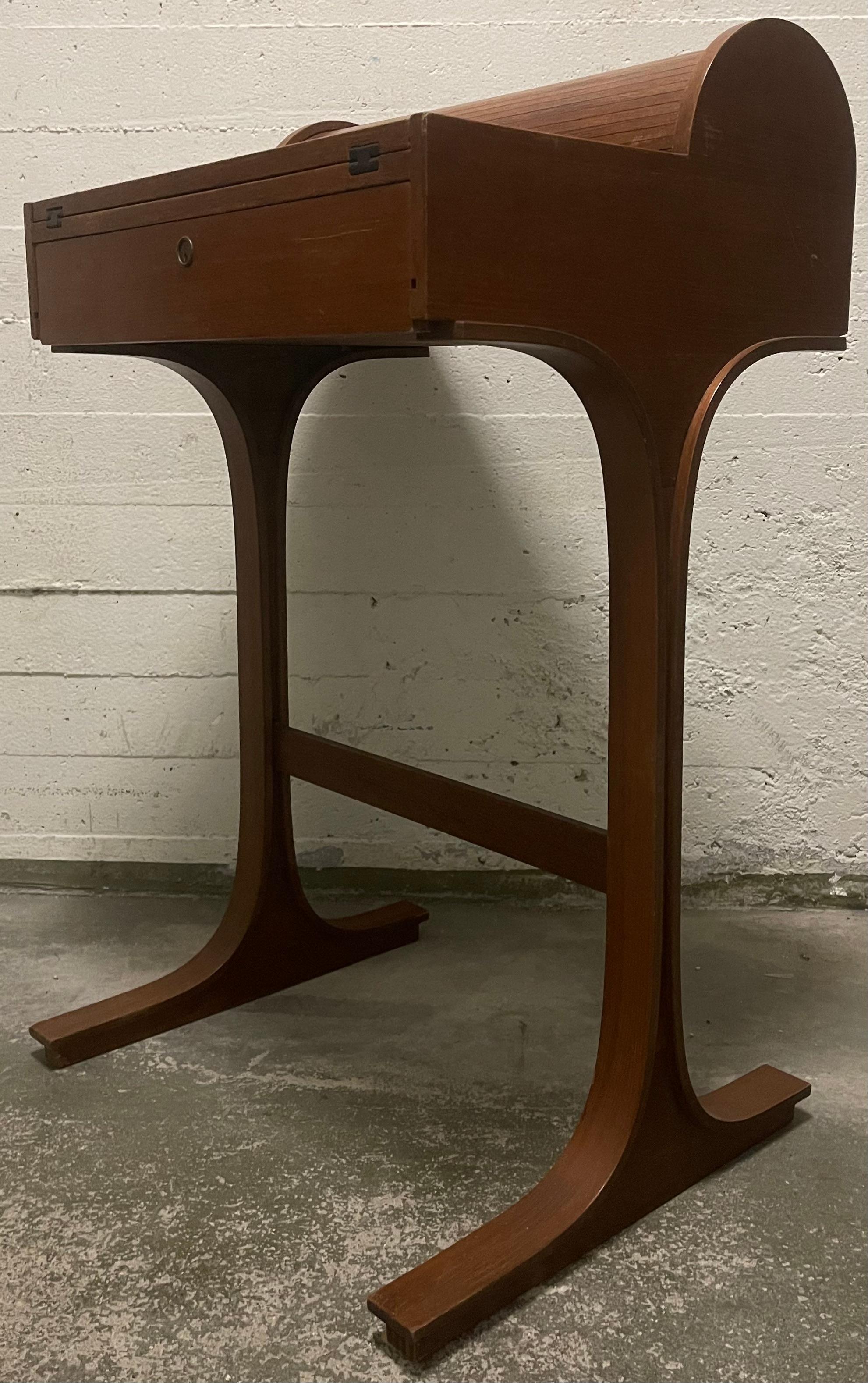 Mid-20th Century Wonderful, Amazing and Exclusive Frattini Desk For Sale