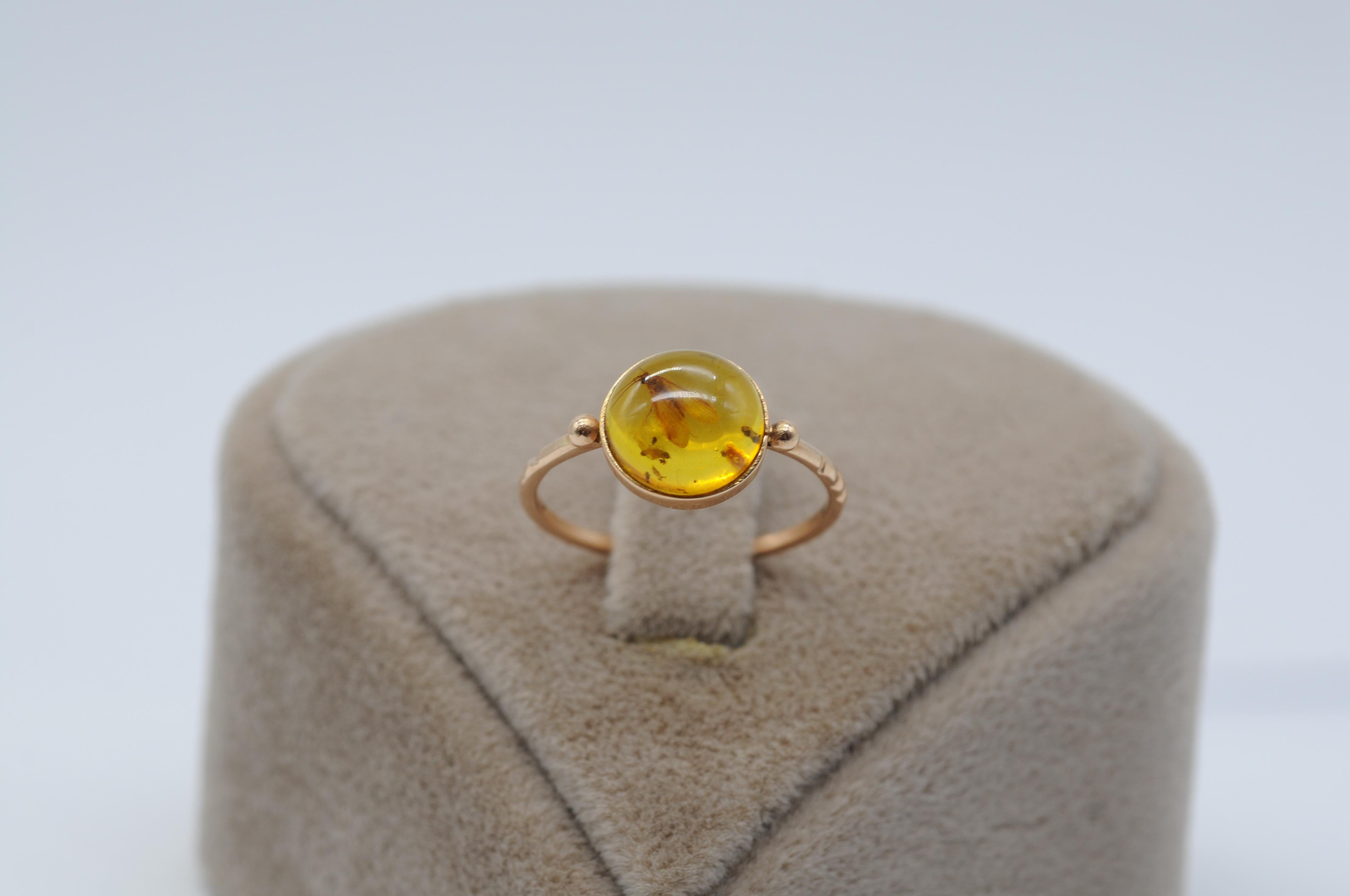 Aesthetic Movement wonderful amber ring with insect included For Sale
