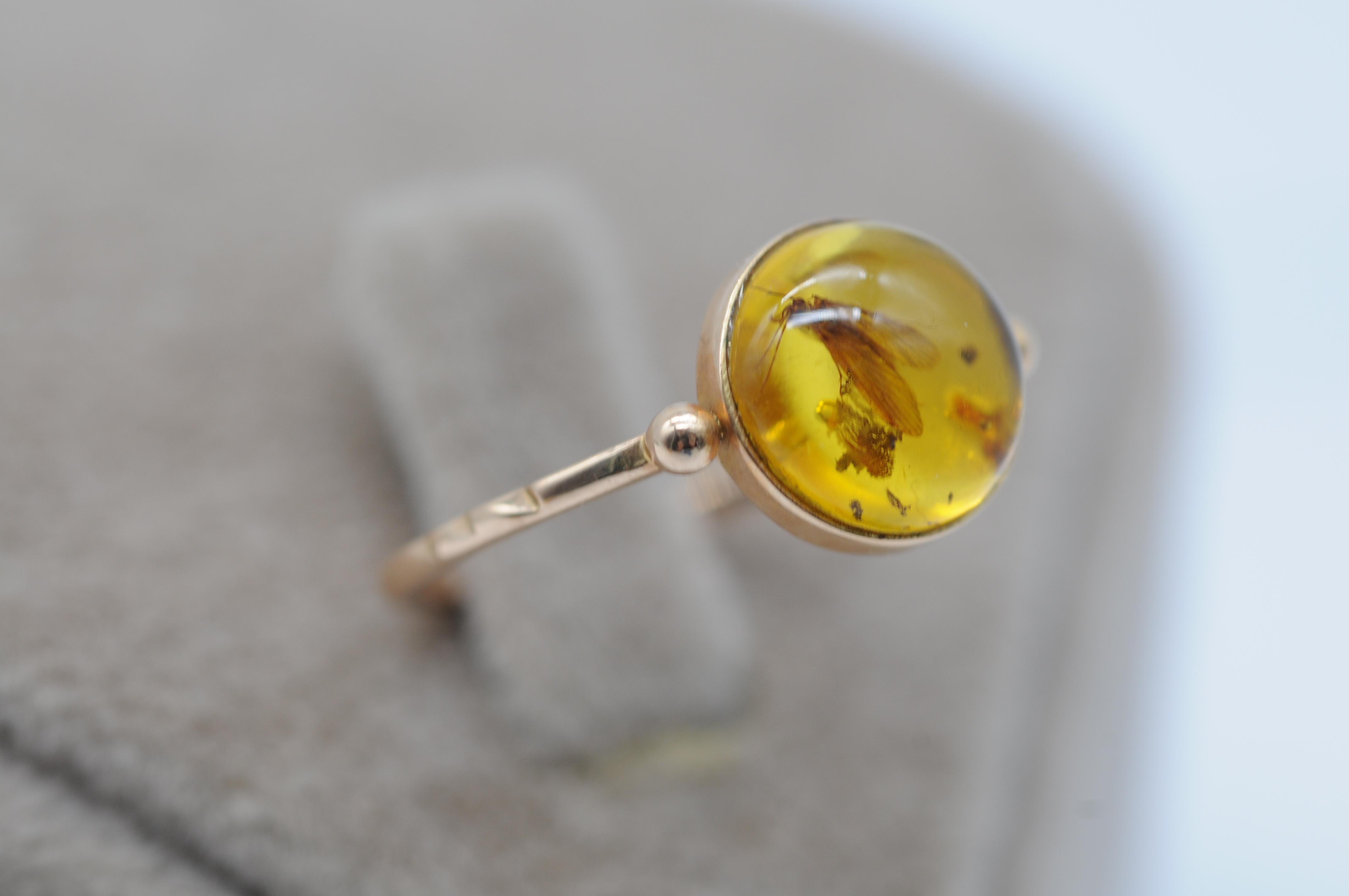 Women's or Men's wonderful amber ring with insect included For Sale