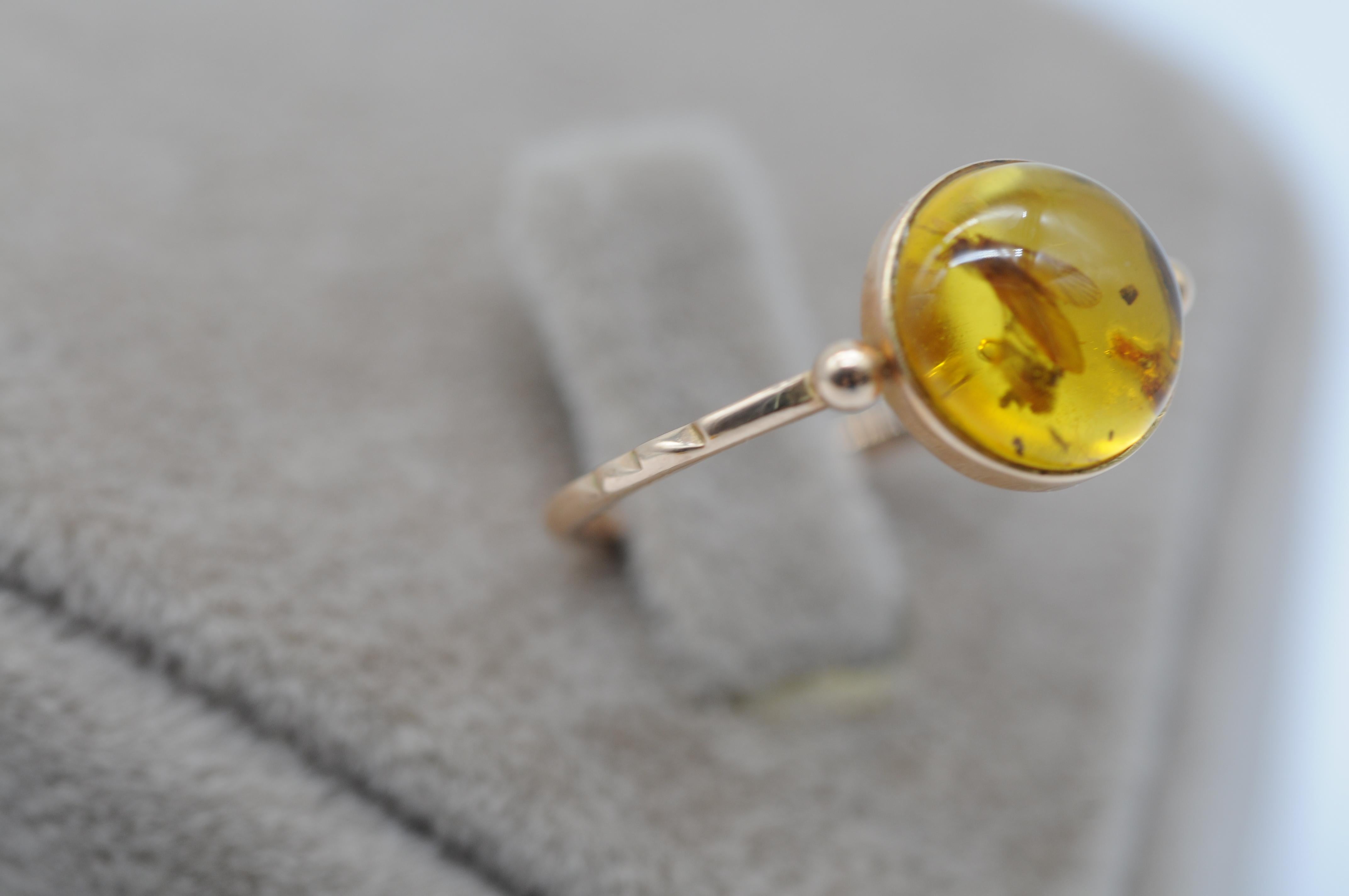 Ball Cut wonderful amber ring with insect included For Sale