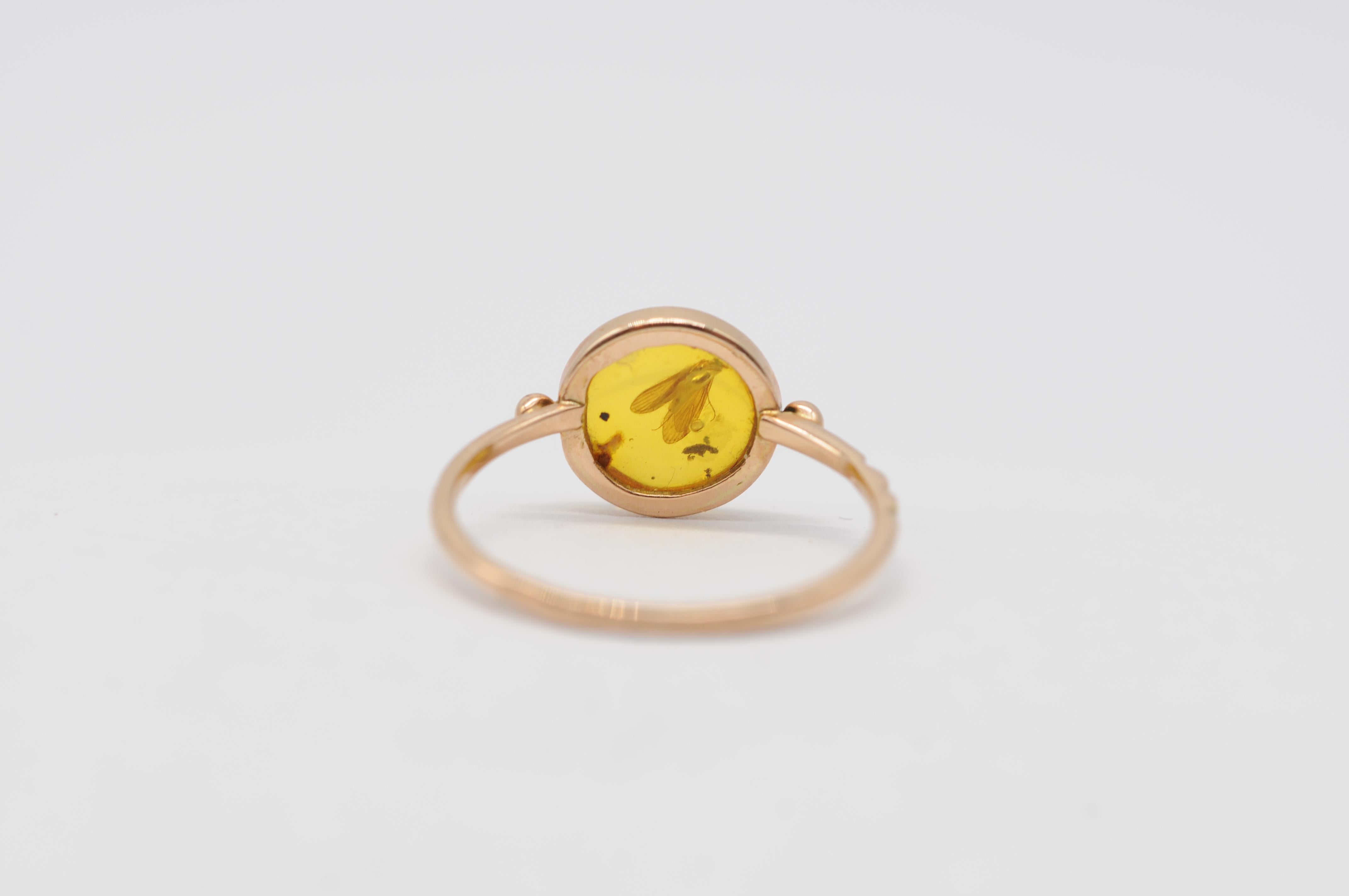 wonderful amber ring with insect included For Sale 3