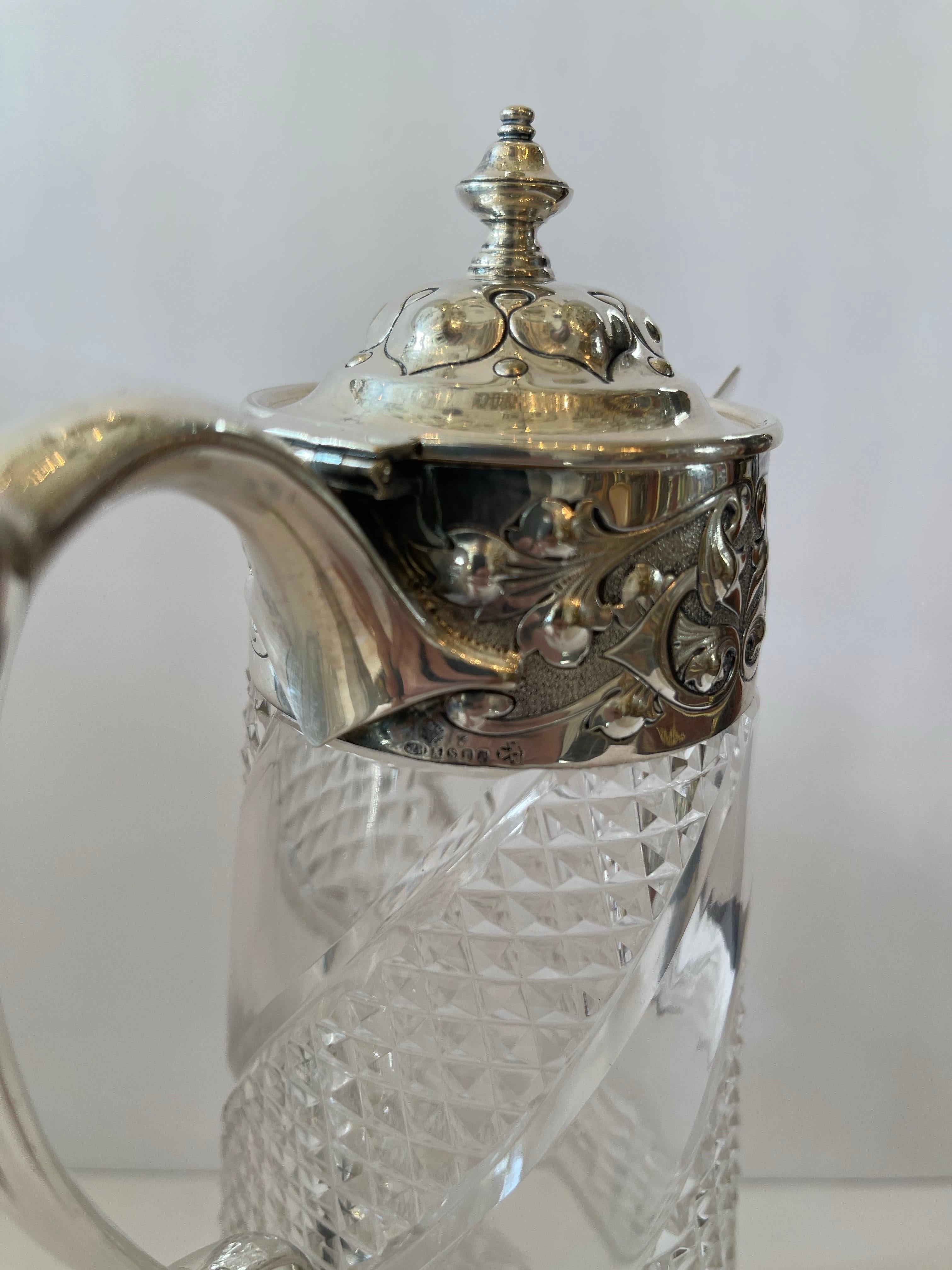 Maravillosa Jarra Decantadora de Agua de Plata de Ley Americana de Cristal Tallado Brillante en Bastante bueno estado para la venta en Roslyn, NY
